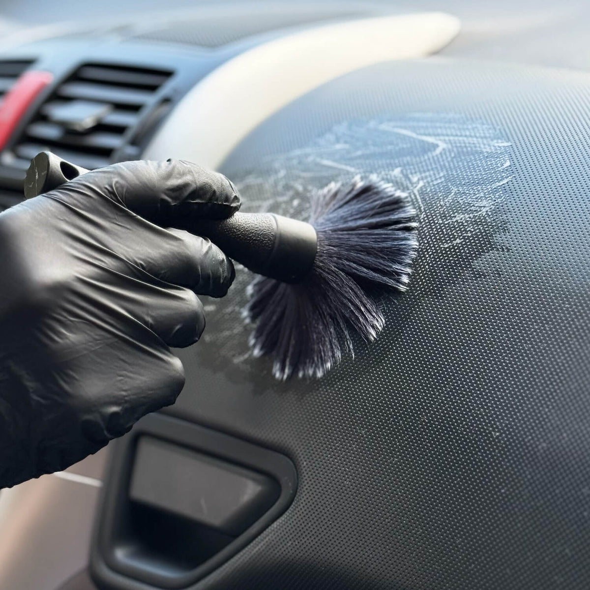 PENSULA DETAILING INTERIOR